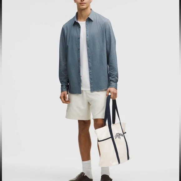 NWOT lululemon multi-pocket canvas tote collegiate - Picture 4 of 6